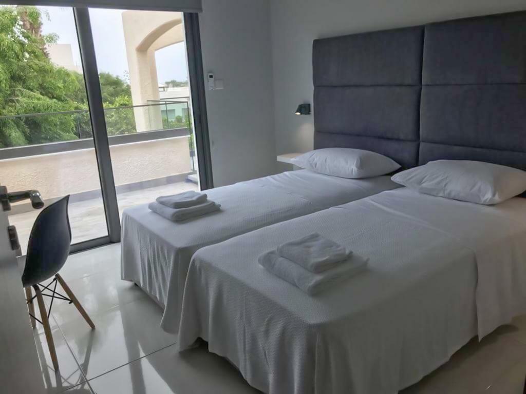 Mare Monte Seaview Boutique Apartment Paphos Buitenkant foto