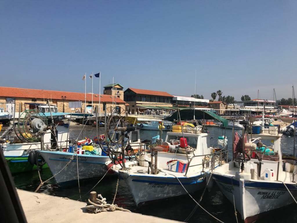 Mare Monte Seaview Boutique Apartment Paphos Buitenkant foto